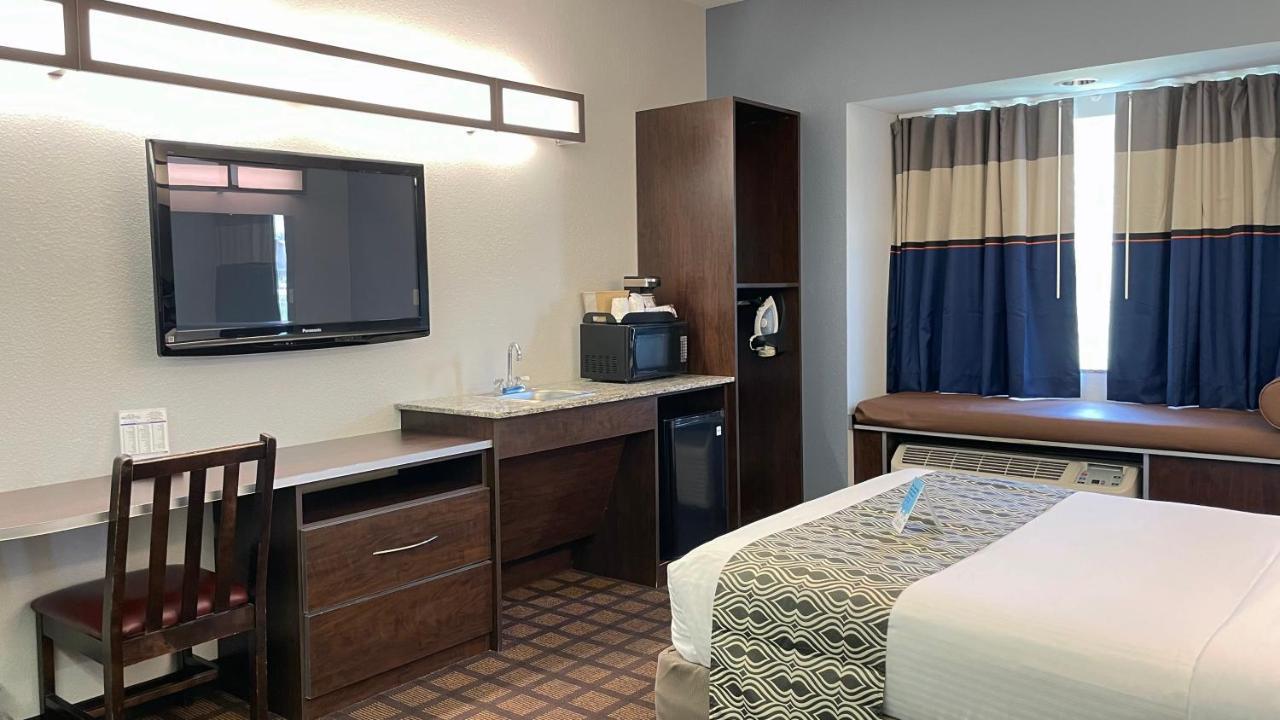 Microtel Inn & Suites By Wyndham Michigan City Buitenkant foto