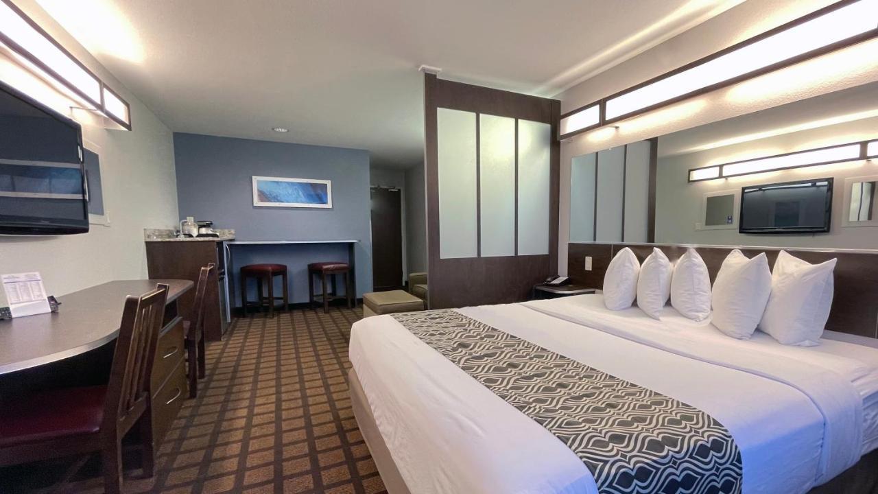 Microtel Inn & Suites By Wyndham Michigan City Buitenkant foto