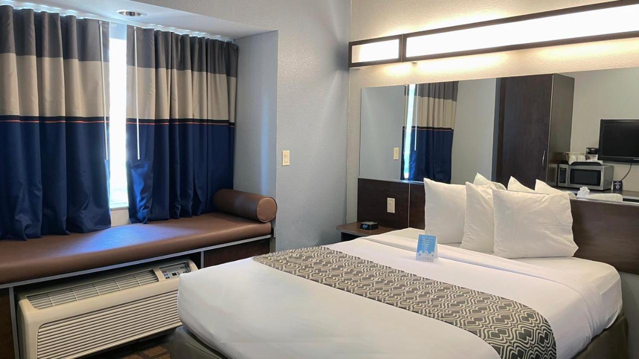 Microtel Inn & Suites By Wyndham Michigan City Buitenkant foto