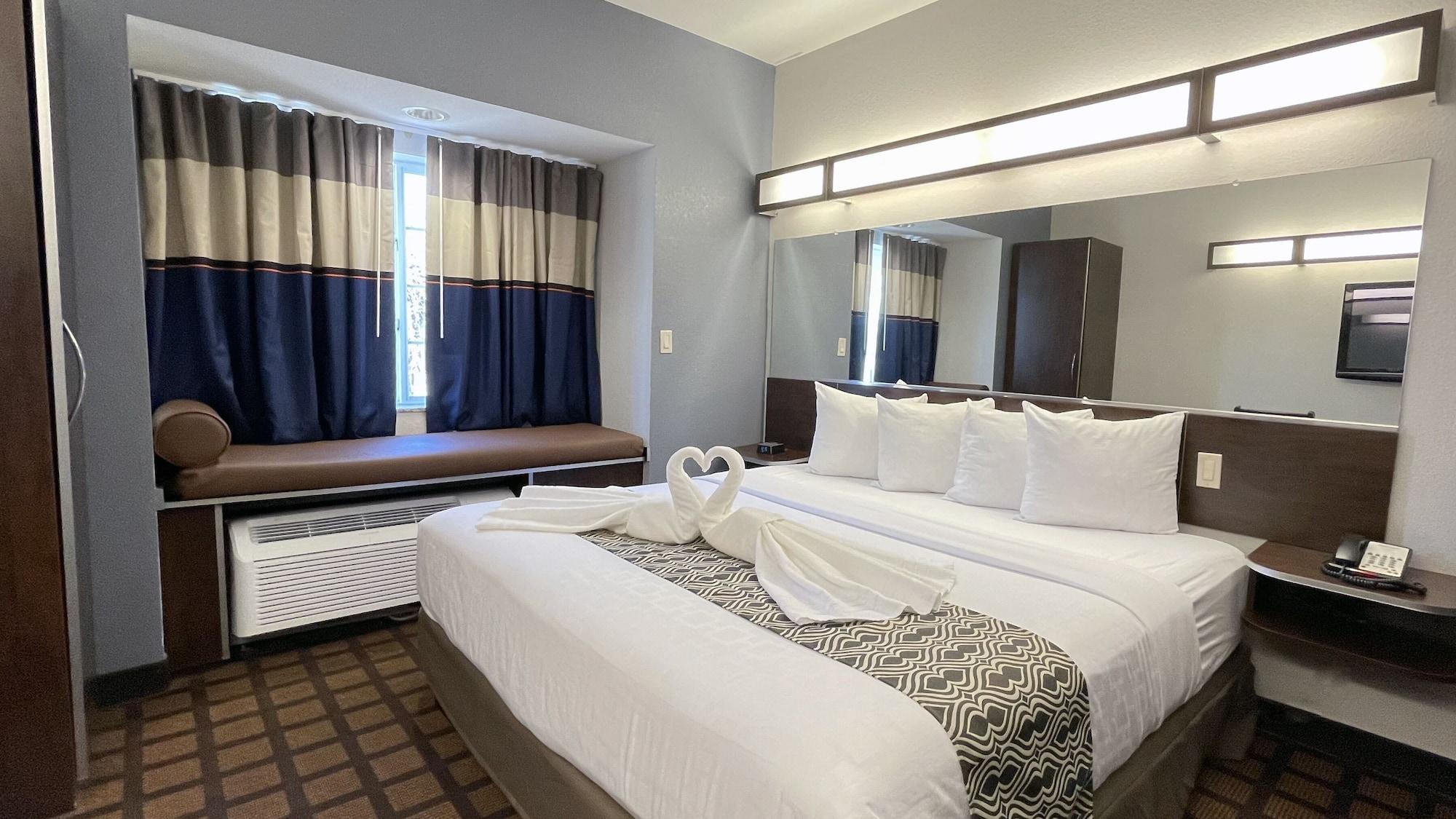 Microtel Inn & Suites By Wyndham Michigan City Buitenkant foto