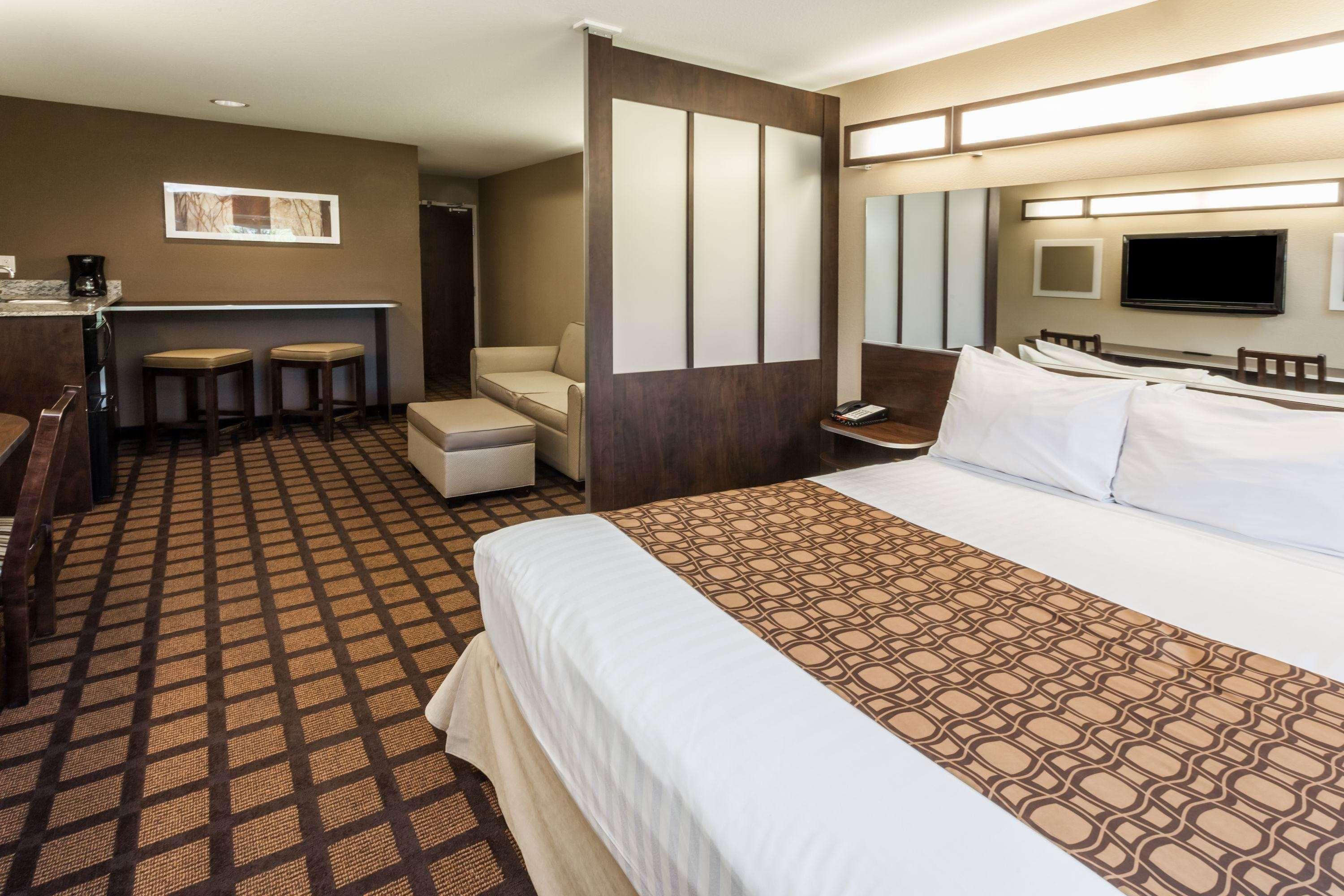 Microtel Inn & Suites By Wyndham Michigan City Buitenkant foto
