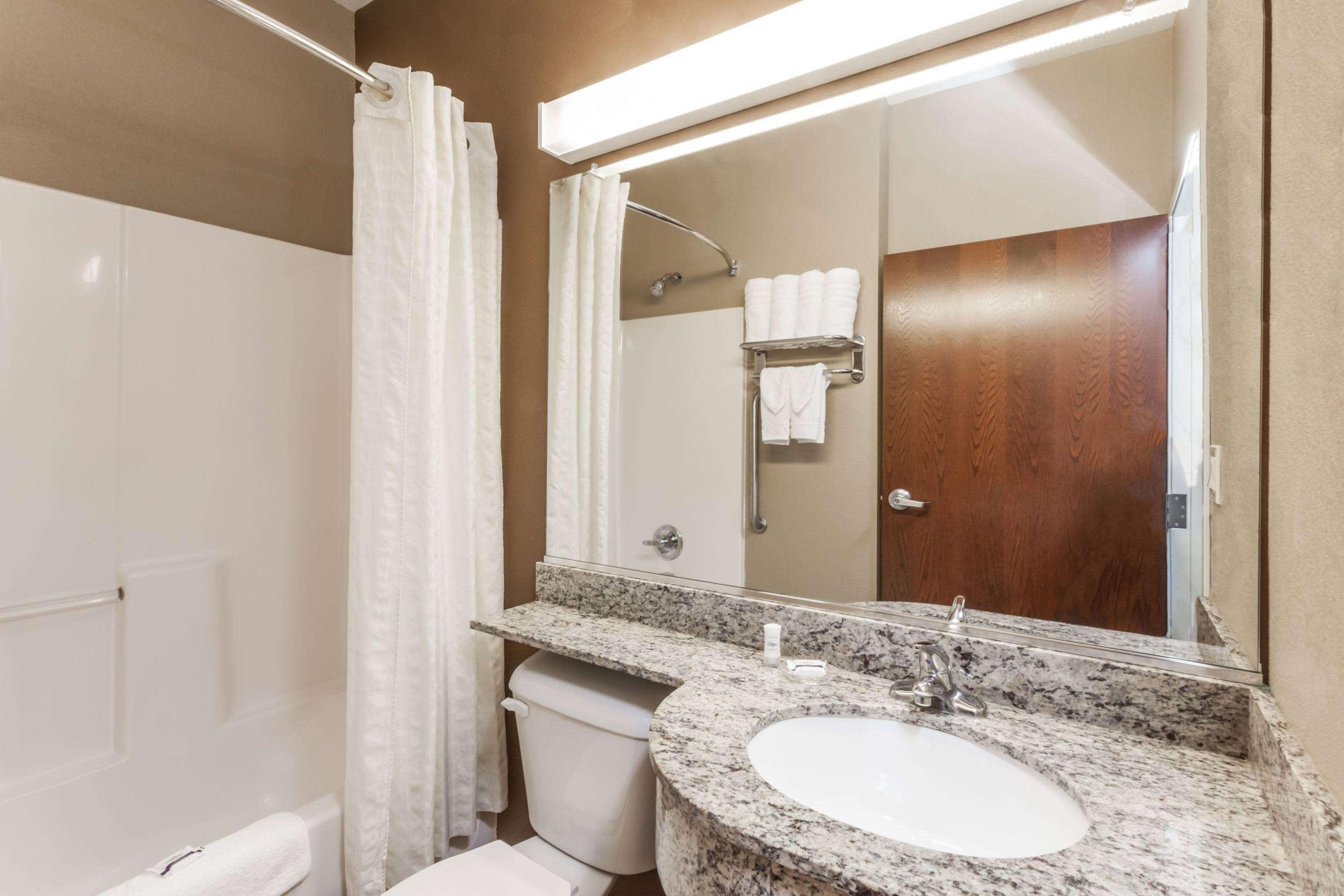 Microtel Inn & Suites By Wyndham Michigan City Buitenkant foto