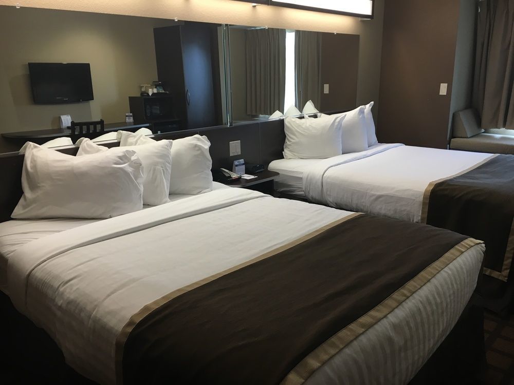 Microtel Inn & Suites By Wyndham Michigan City Buitenkant foto