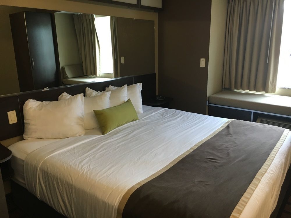 Microtel Inn & Suites By Wyndham Michigan City Buitenkant foto